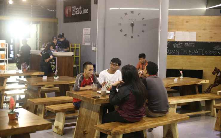 Семаранг: 142 Cafe_Sleepboxhotelsemarang