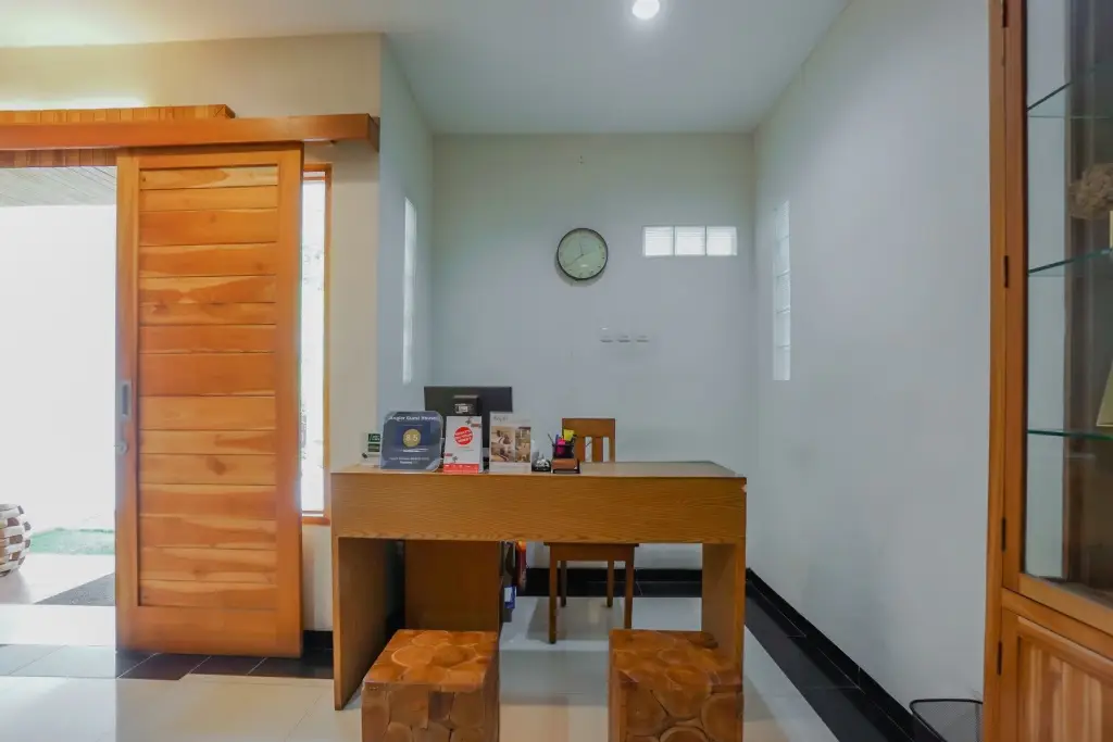 Маланг: OYO 90319 Angler Guest House Malang