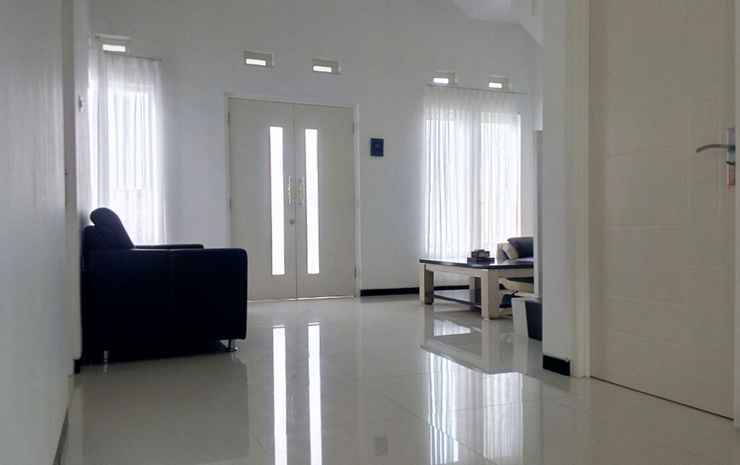 Бату: Permata Villa D11