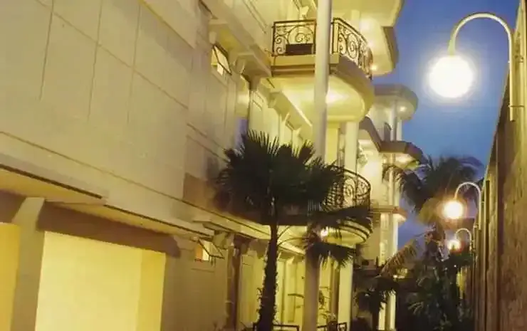 Маланг: Inez Apartment 6