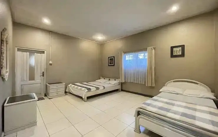 Лембанг: Villa 325