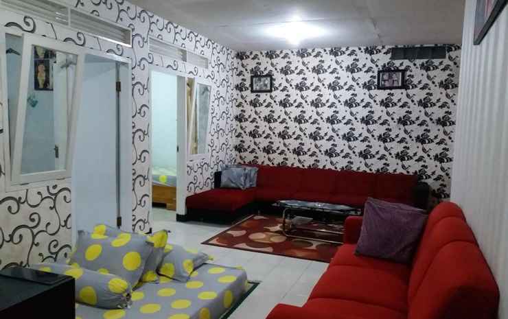 Бату: 3 Bedroom at Sedayu Homestay 1