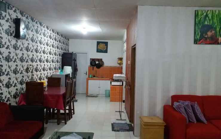 Бату: 3 Bedroom at Sedayu Homestay 1