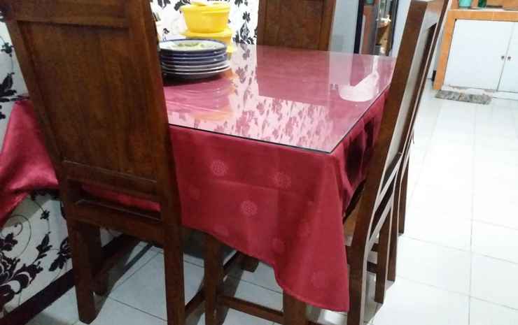 Бату: 3 Bedroom at Sedayu Homestay 1