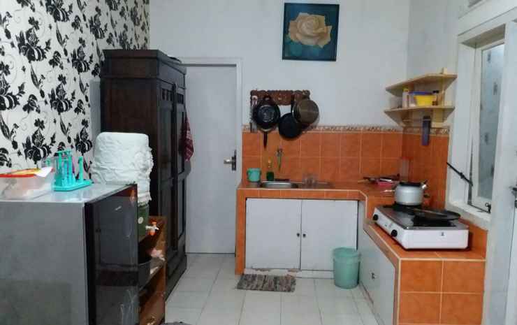 Бату: 3 Bedroom at Sedayu Homestay 1