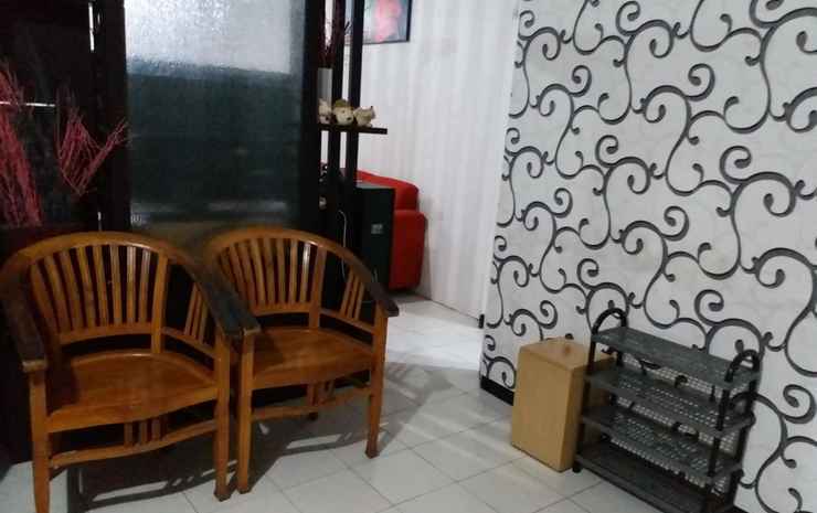 Бату: 3 Bedroom at Sedayu Homestay 1
