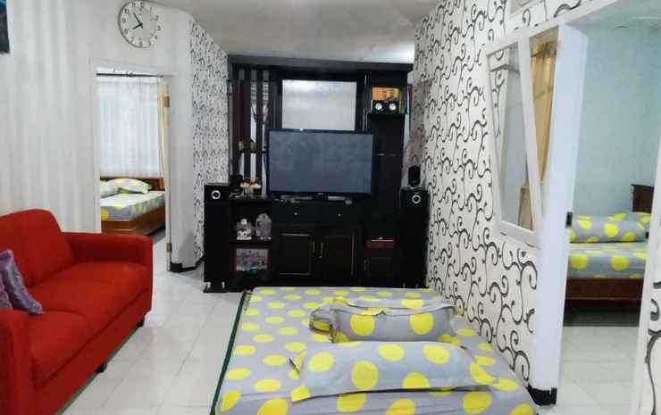 Бату: 3 Bedroom at Sedayu Homestay 1