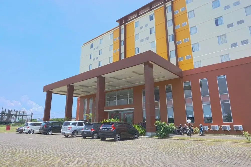 Макассар: OYO 3269 Hotel Grand Sayang Park Makass