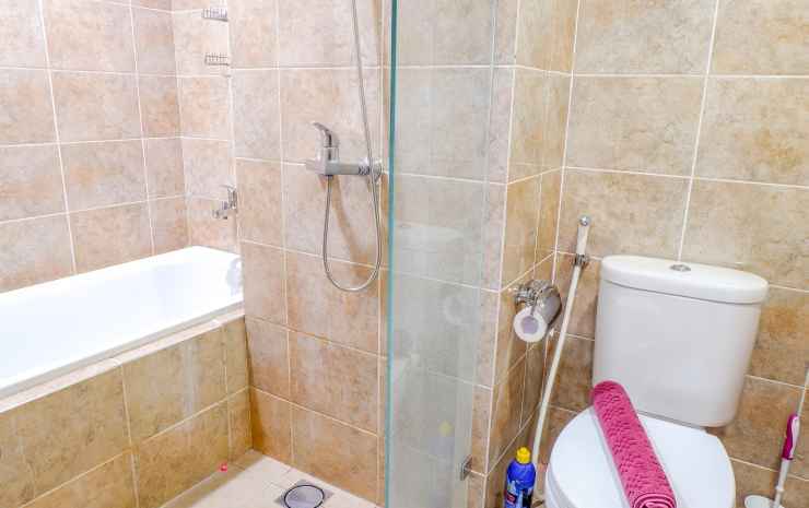 Джакарта: 2BR Cozy Pool View Kemang Village Residence by Travelio