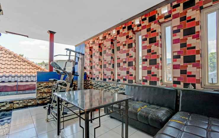 Бату: OYO 90368 Batu Adem Guest House