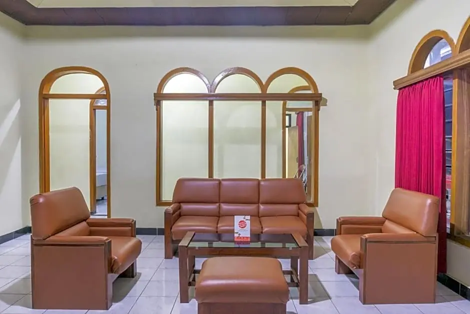 Бату: Hotel Palem Sari