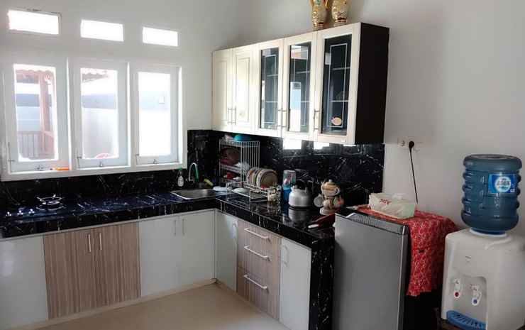 Бату: AL Villa Batu 3BR near Museum Angkut at Kusuma Estate Kav 23 with Bathub, Gazebo, and Playground