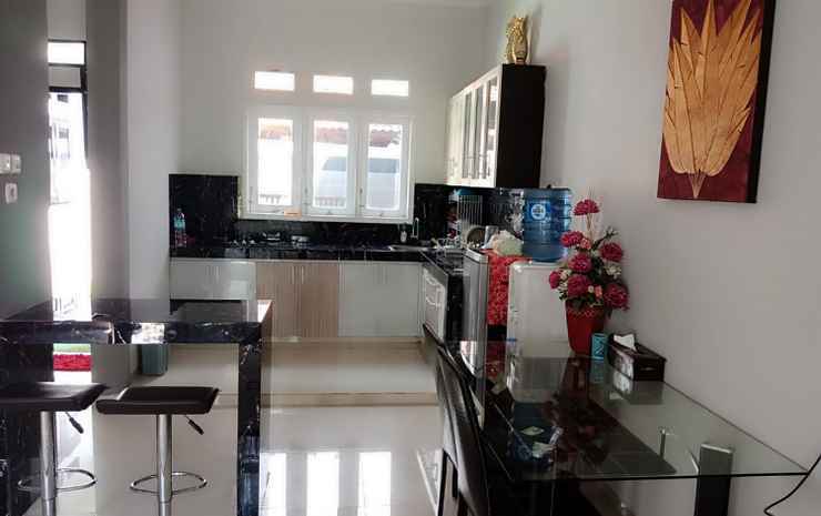 Бату: AL Villa Batu 3BR near Museum Angkut at Kusuma Estate Kav 23 with Bathub, Gazebo, and Playground