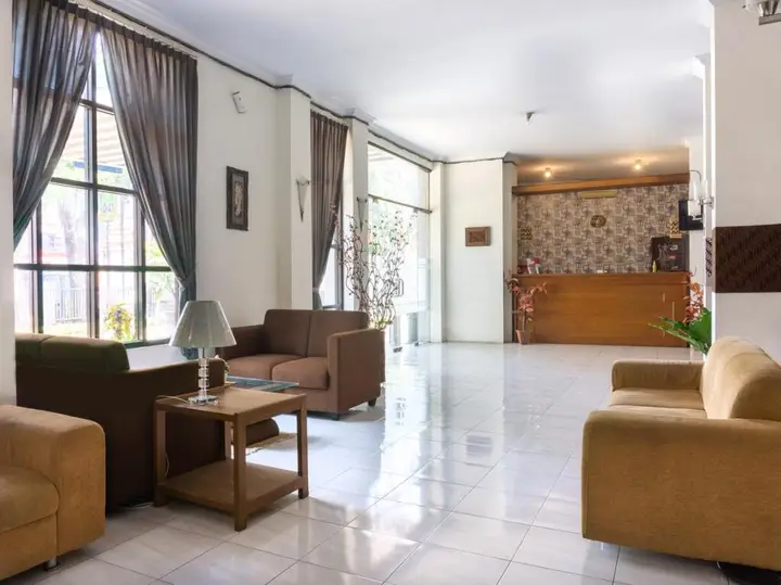 Маланг: OYO 3803 Hotel Wonojati Syariah Malang