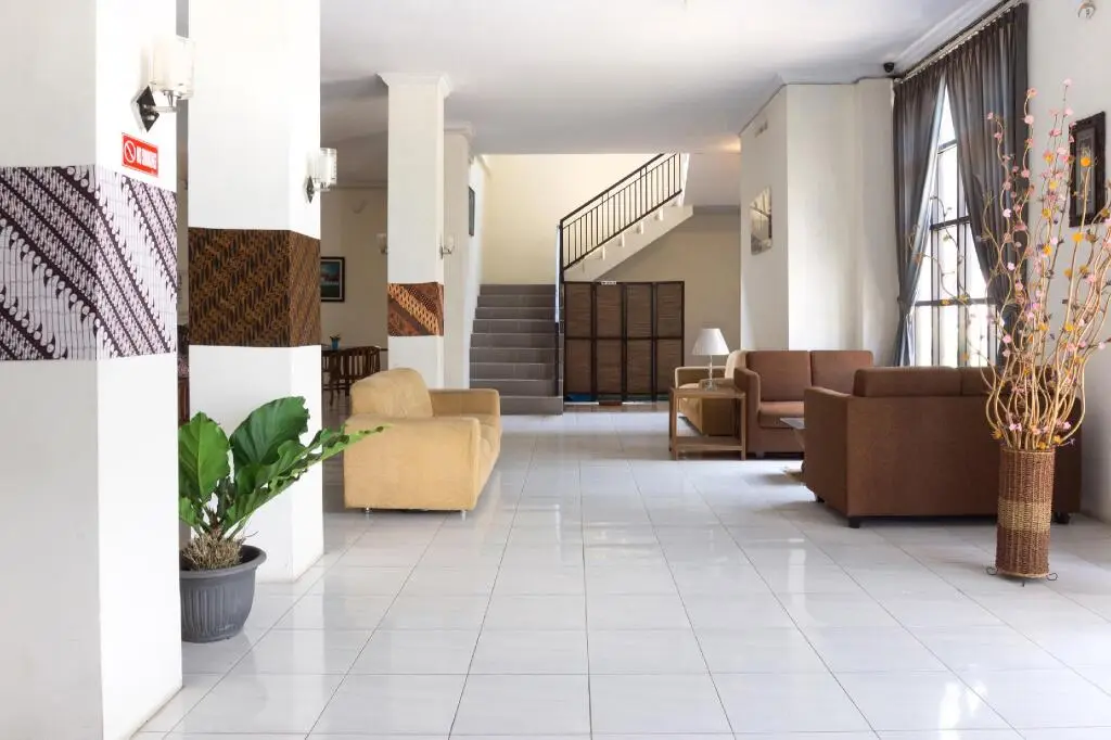 Маланг: OYO 3803 Hotel Wonojati Syariah Malang
