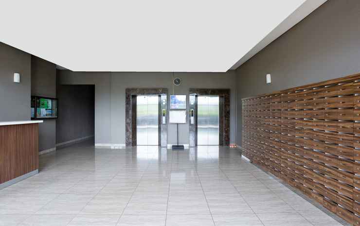 Южный Тангеранг: OYO 2482 Apartemen Serpong Green View
