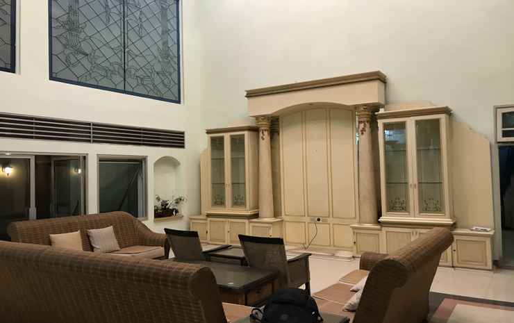 Сурабая: Oyo 2621 Darmo Palace Syariah