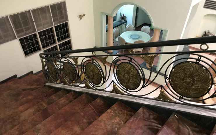 Сурабая: Oyo 2621 Darmo Palace Syariah
