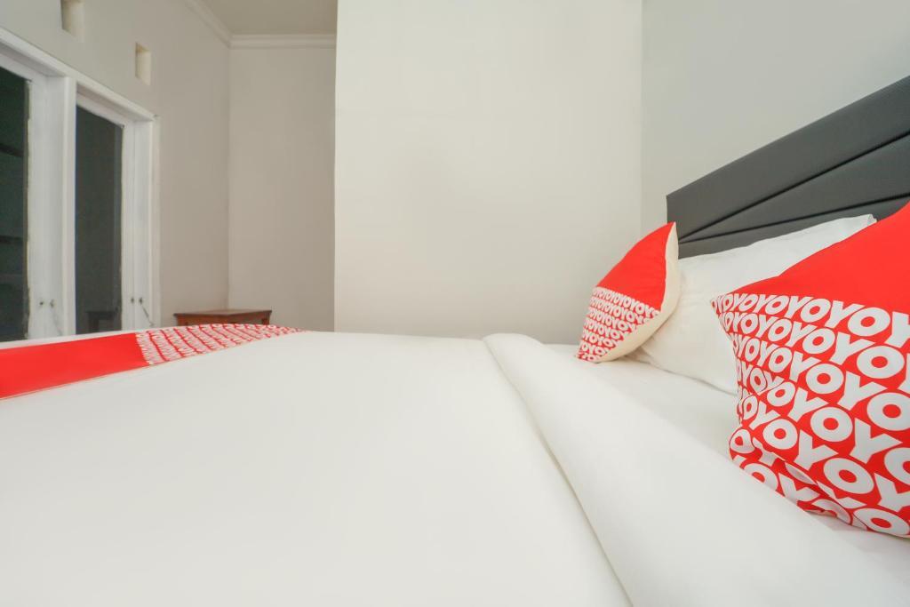 Проболинго: OYO 2937 Nindy Residence 2