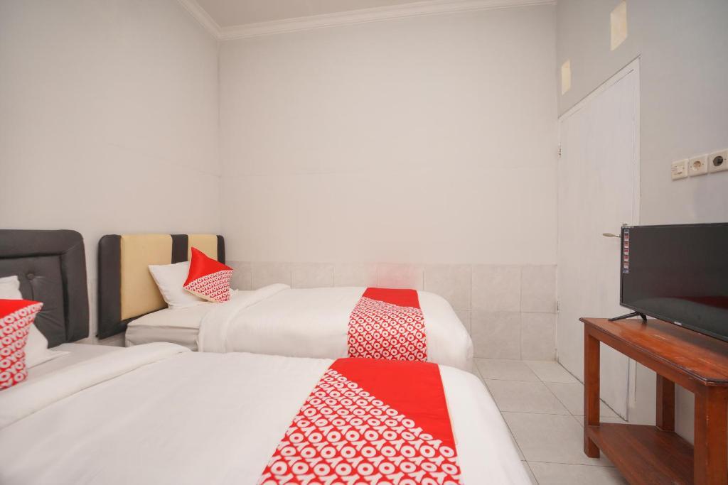 Проболинго: OYO 2937 Nindy Residence 2