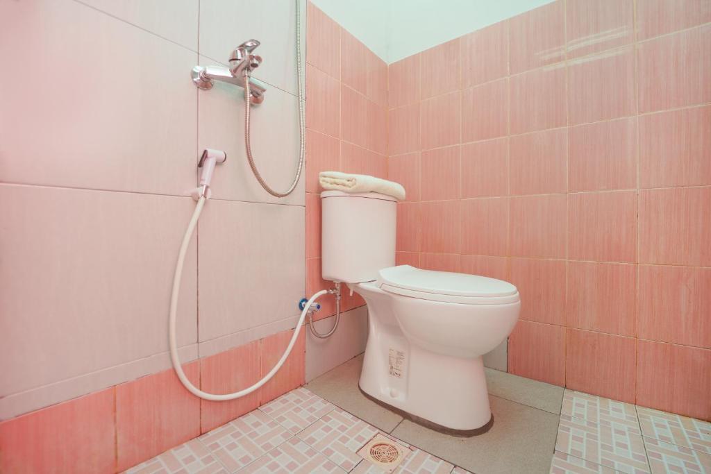 Проболинго: OYO 2937 Nindy Residence 2