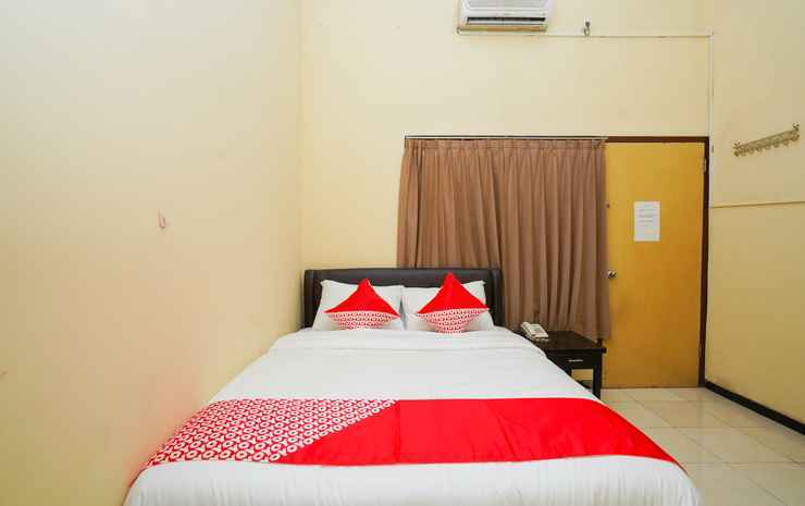 Сурабая: OYO 2902 Graha 18 Near RSU Bhayangkara Tk. II HS. Samsoeri Mertojoso Kota Surabaya
