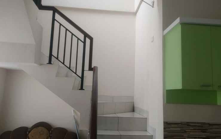Караванг: OYO 3296 Rukost H20