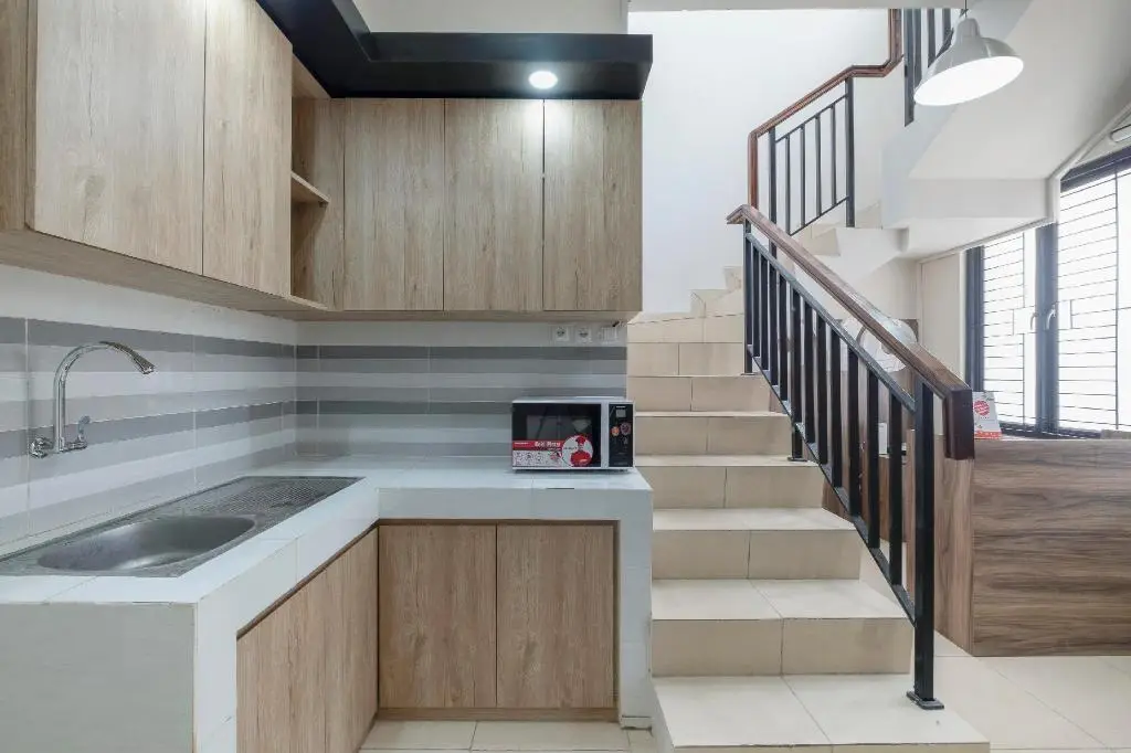 Караванг: OYO 3248 Vision Residence Karawang