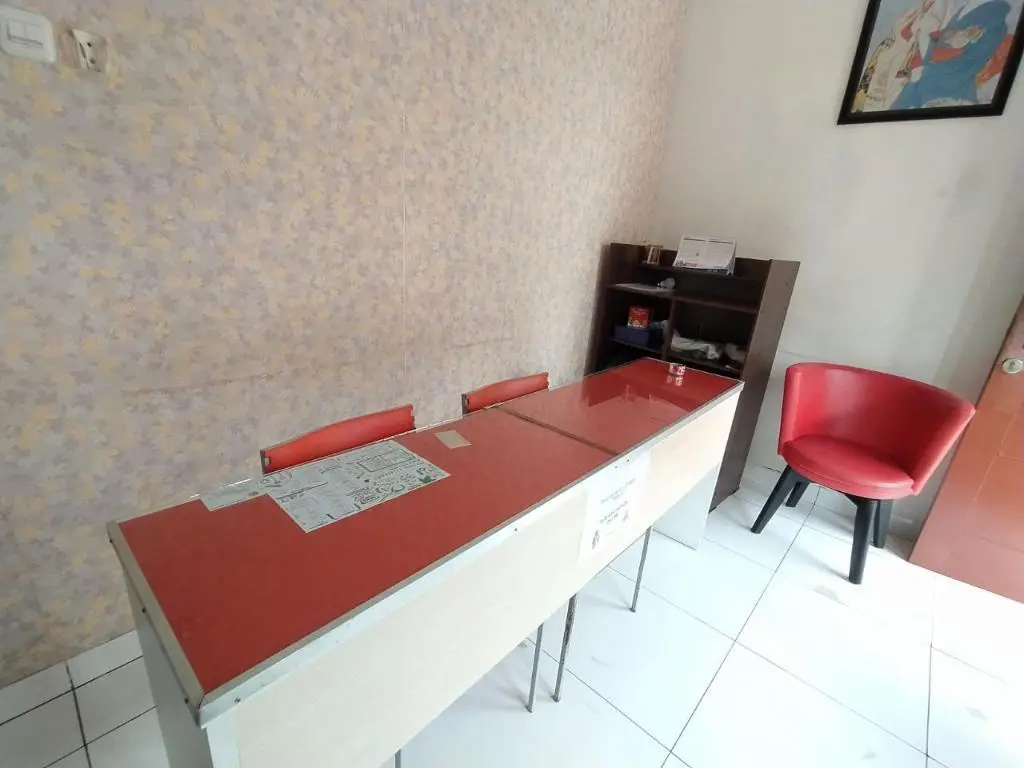 Караванг: OYO Life 3246 Walnut Inn G-10