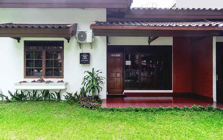 Медан: Oyo Life 2843 Raz House Syariah