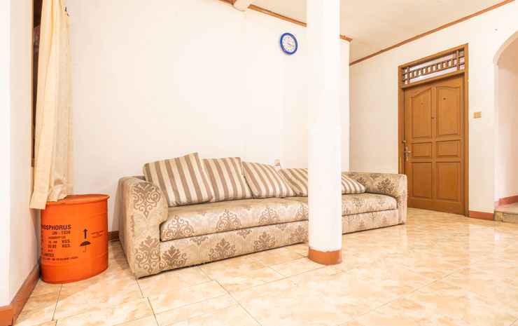 Бандунг: Oyo Life 2449 Sandila Residence