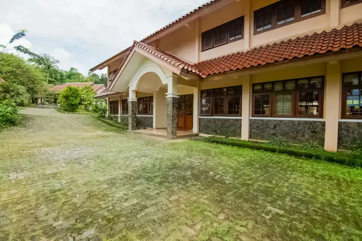 Унгаран: Wisma Langen Werdhasih