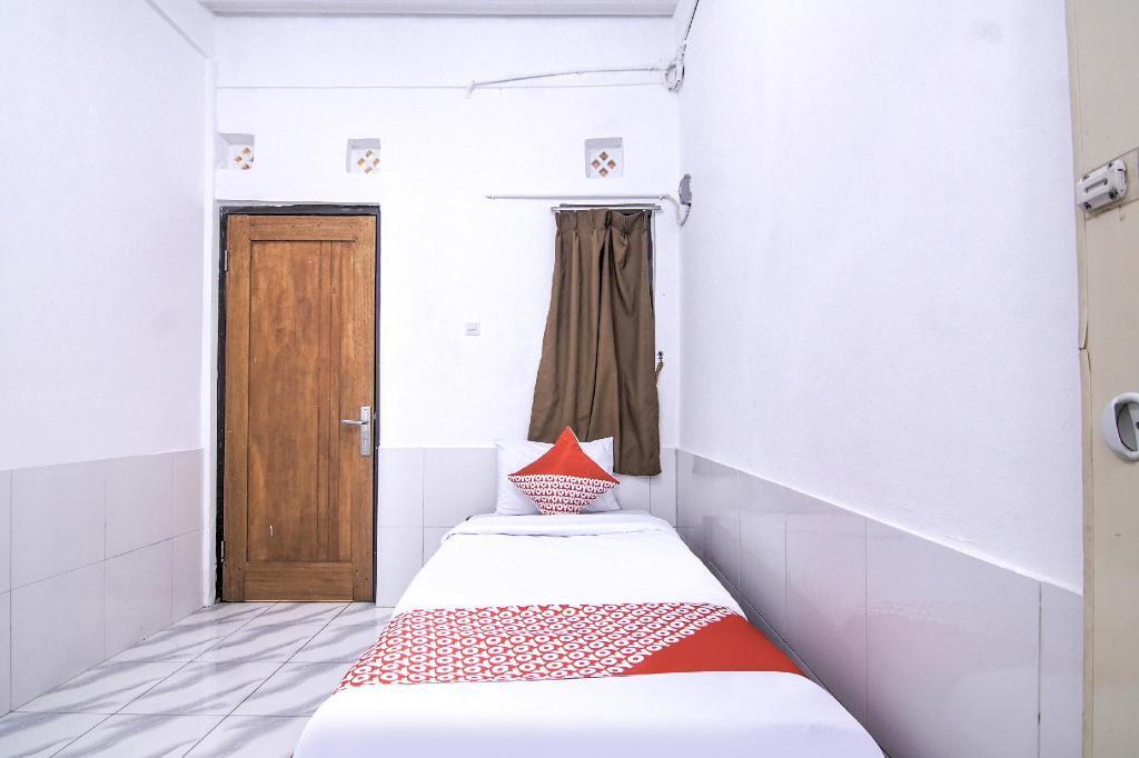 Читарингул: OYO 3317 Maju Jaya Homestay Syariah