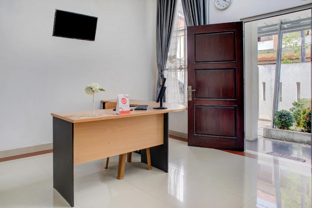 Паданг: OYO 3690 Wisma Yani Syariah