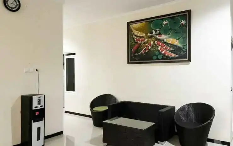 Бату: RedDoorz Syariah Nanna Homestay Near Dino Park