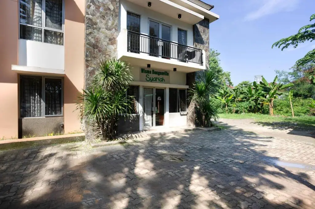 Тангеранг: OYO 3736 Wisma Bougenville Syariah