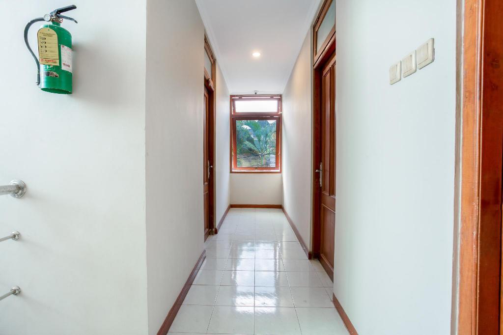 Джокьякарта: OYO 3819 Hotel Winotosastro