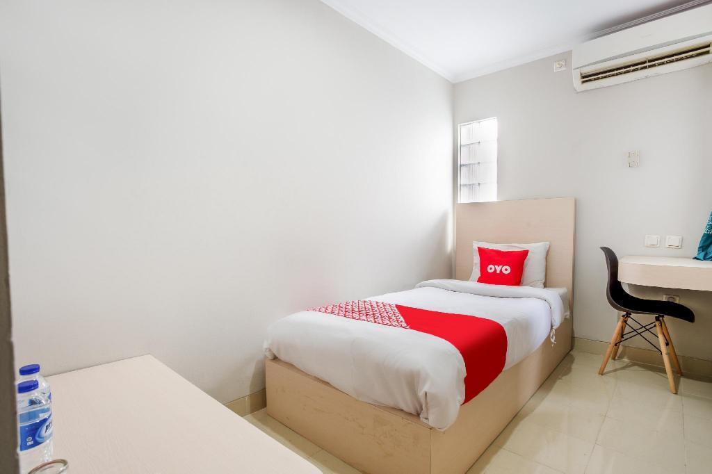 Джокьякарта: OYO 3819 Hotel Winotosastro