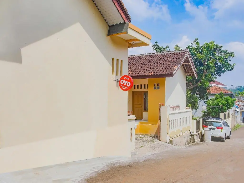 Бандар-Лампунг: Super OYO 3839 Wisma Bambu Syariah