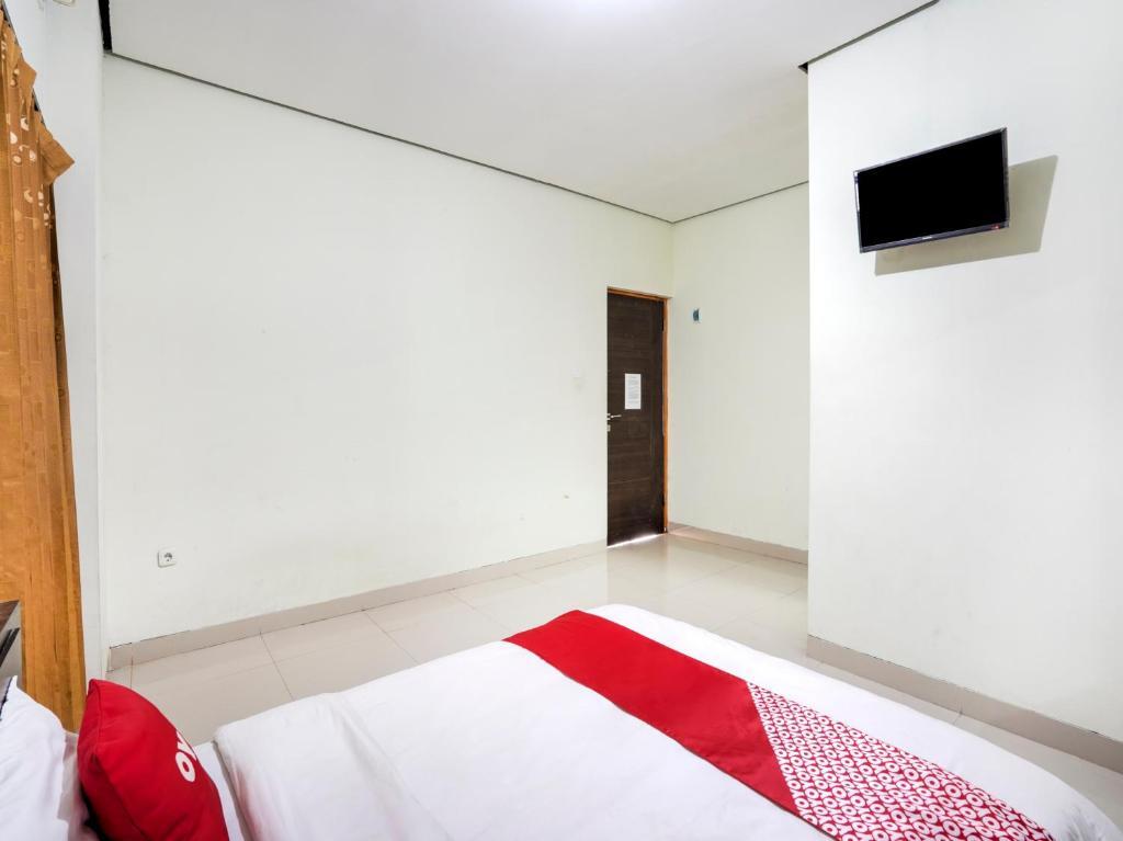 Сурабая: OYO 3842 Eiffel Ketintang Unesa Syariah