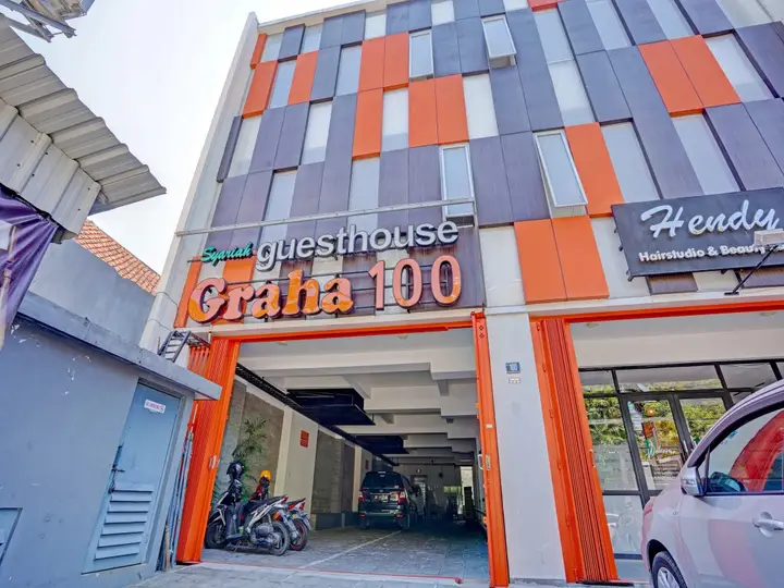 Сурабая: Super OYO Capital O 3905 Graha 100 Guest House Syariah