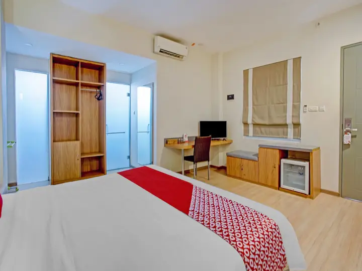 Сурабая: Super OYO Capital O 3905 Graha 100 Guest House Syariah