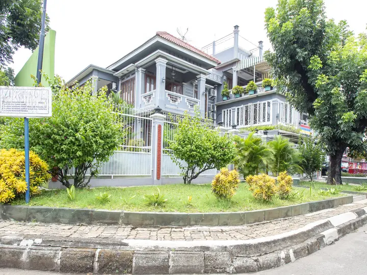 Бекаси: SPOT ON 3961 Fico's Residence Syariah