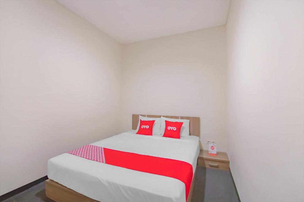 Маланг: OYO 4004 Vivo Rooms