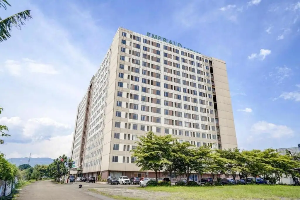 Бандунг: OYO 90042 Emerald Towers