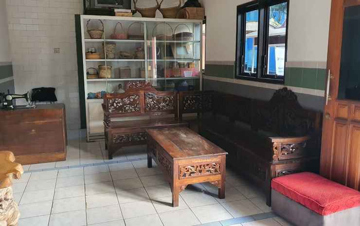Травас: OYO 90043 Vila Afanda Syariah