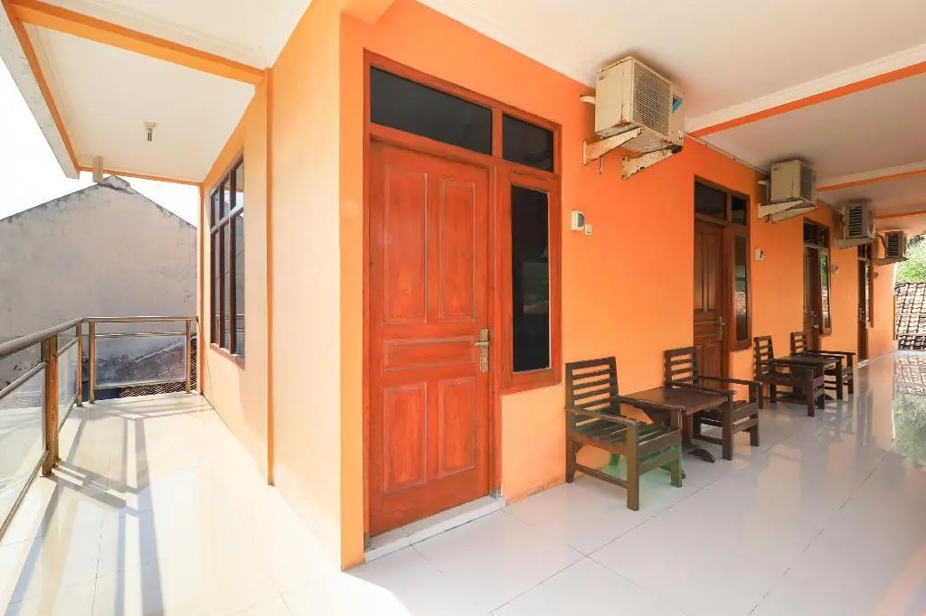 Парангтритис: OYO 90034 Hotel Gandung Yunior
