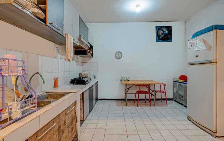 Сурабая: OYO 3917 Kost Putri Siwalankerto