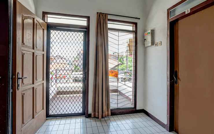 Сурабая: OYO 3917 Kost Putri Siwalankerto