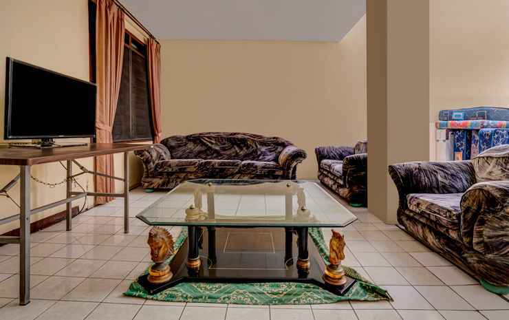 Сурабая: OYO 3917 Kost Putri Siwalankerto